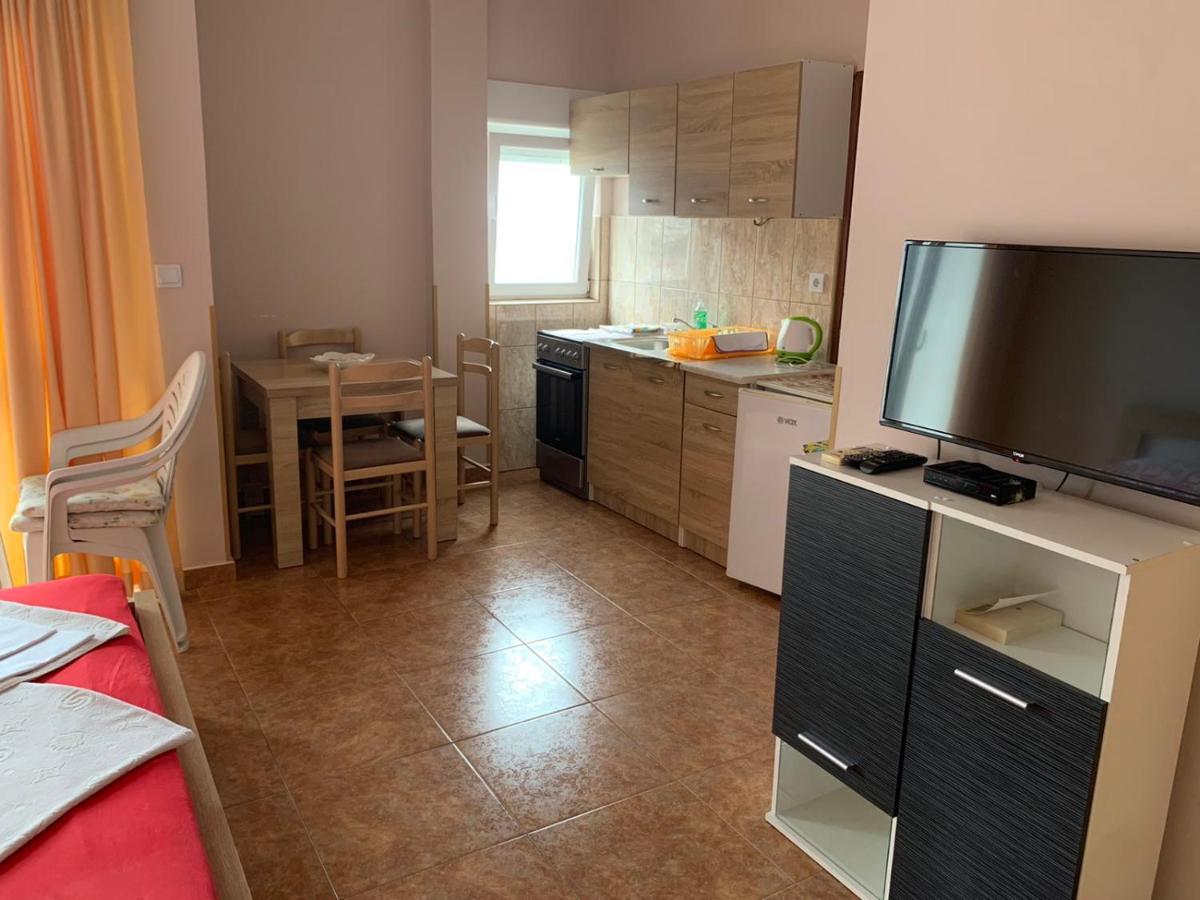 Apartmani Ilic เบชิชิ ภายนอก รูปภาพ