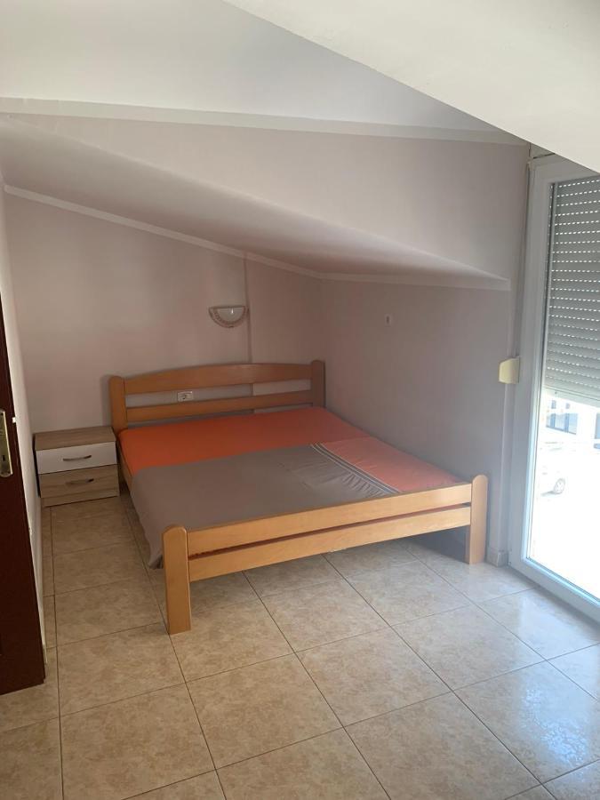 Apartmani Ilic เบชิชิ ภายนอก รูปภาพ