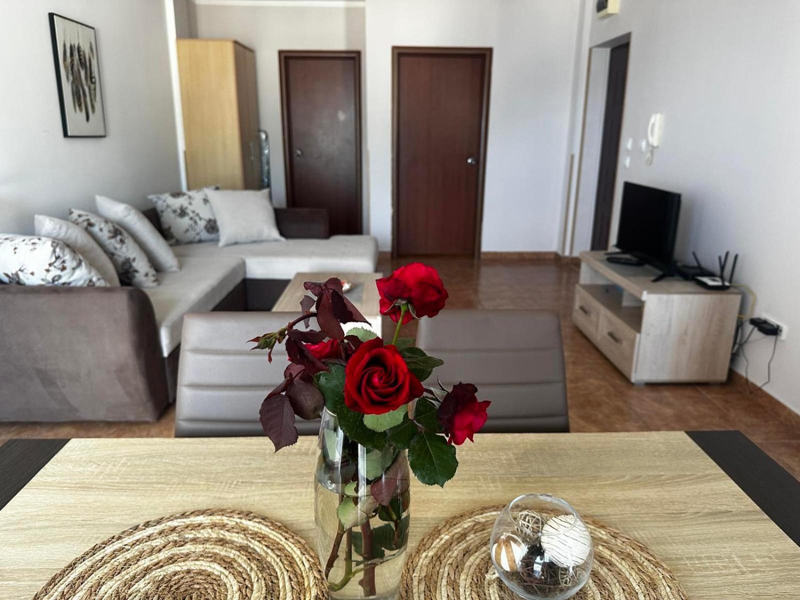Apartmani Ilic เบชิชิ ภายนอก รูปภาพ
