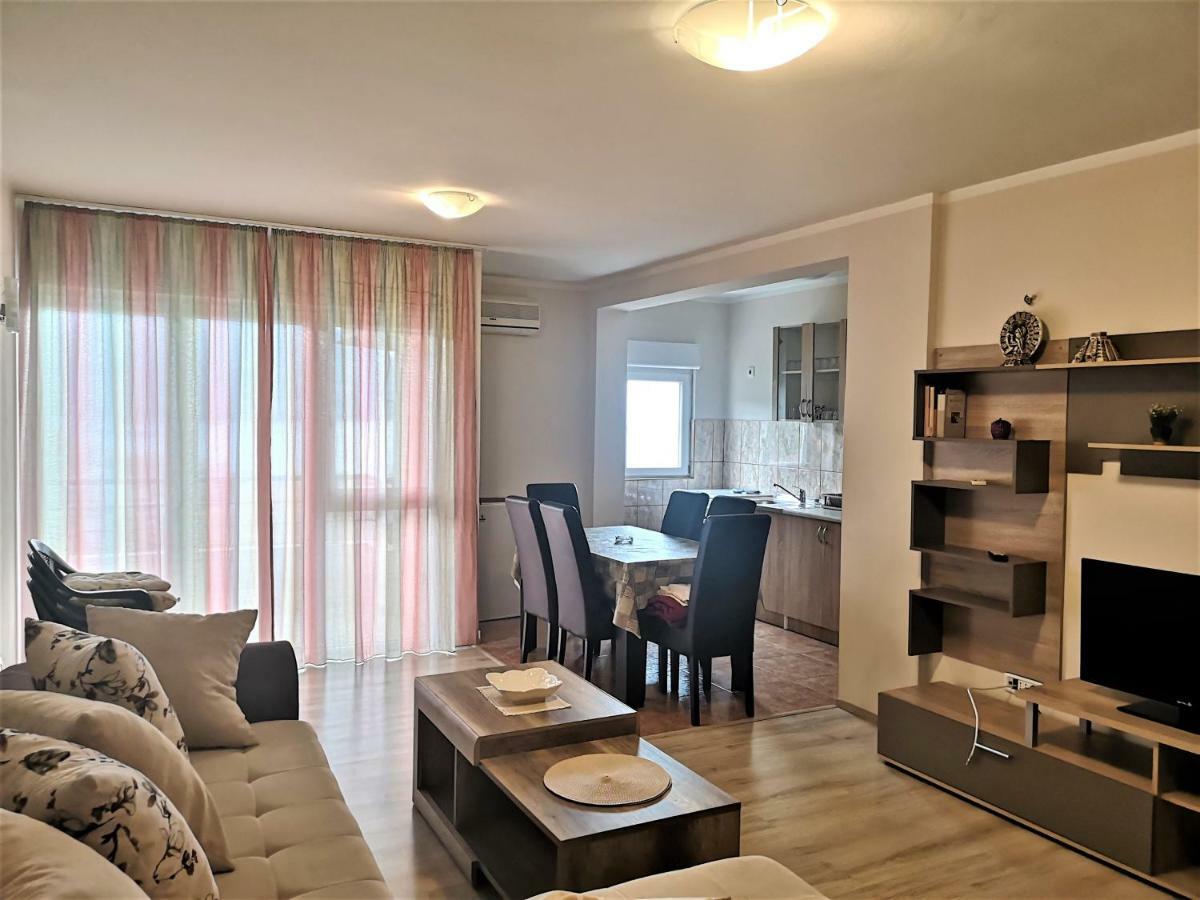 Apartmani Ilic เบชิชิ ภายนอก รูปภาพ